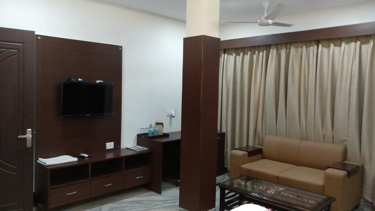 Hotel Sar Kamla Dham Skd Vrindavan Fully Vaccinated Staff Exterior foto